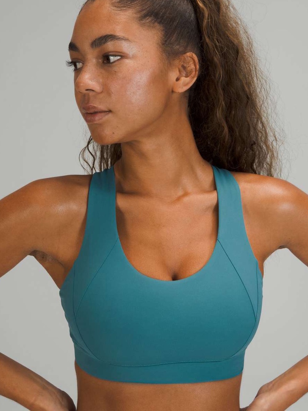 Lululemon Free To Be Elevated Bra *Light Support, DD/E Cup
Capture Blue size 4